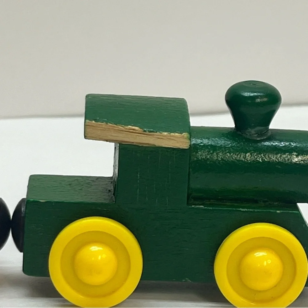 vintage wooden‎ painted magnetic train primary colors kids display 3 pc as is